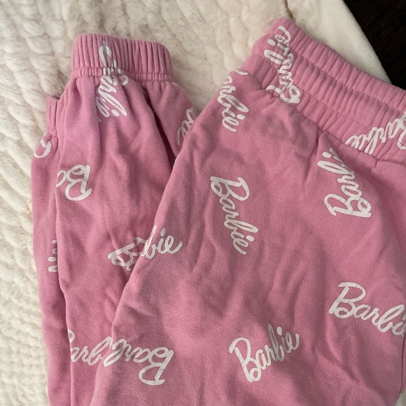 Barbie Sweats 🩷🎀 - Picture 2 of 3